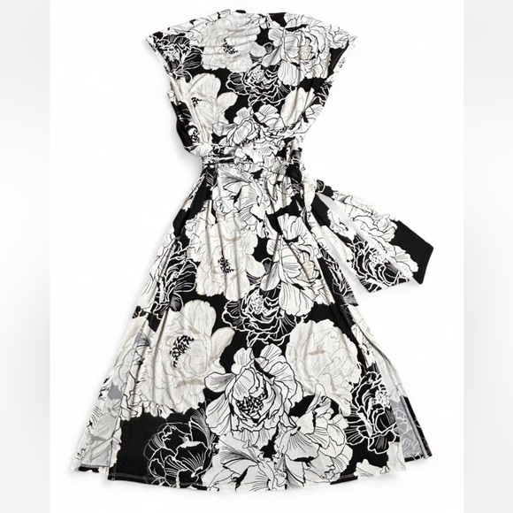 NWT-White House Black Market Monochrome Floral Wrap Midi Dress - Picture 5 of 6